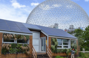 Casa solar ecológica, situada en la isla Santa Helena (Montreal, Canadá). Fue diseña da por estudiantes de la Universidad de Montreal y la Escuela de Tecnología Superior en el marco de la competición internacional Solar Decathlon |De Benoit Rochon - CC BY 3.0